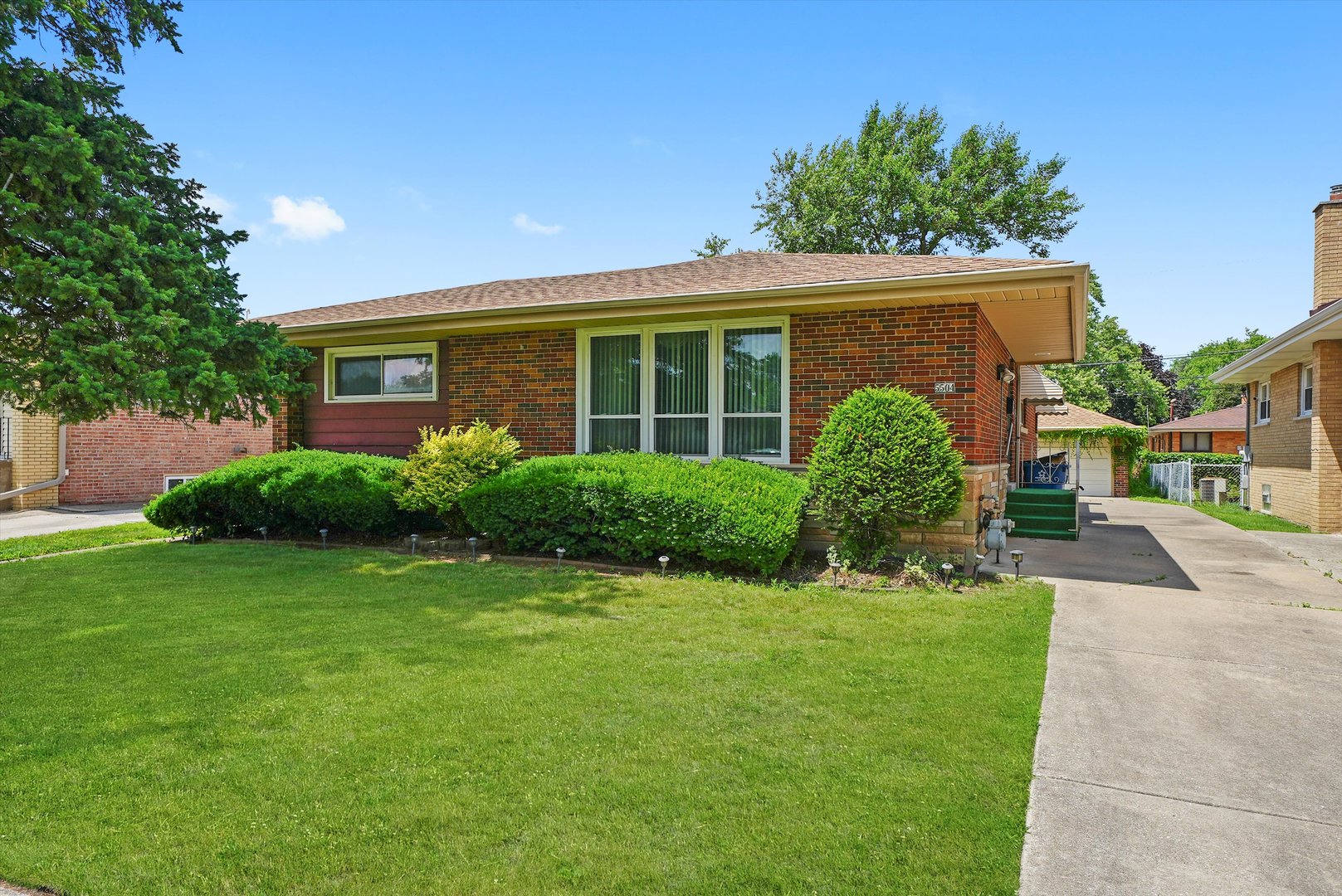5504 Oakdale Drive