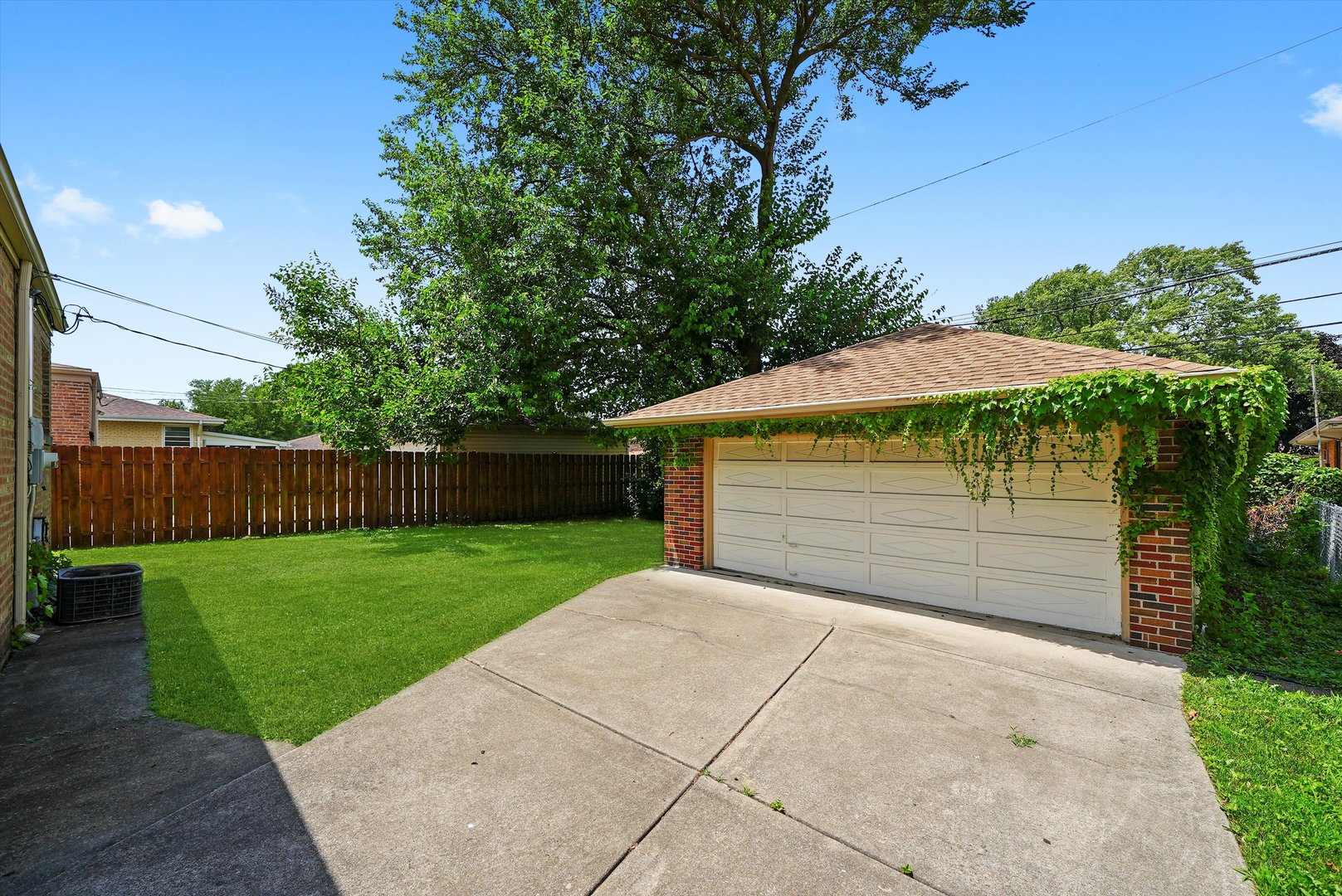 5504 Oakdale Drive