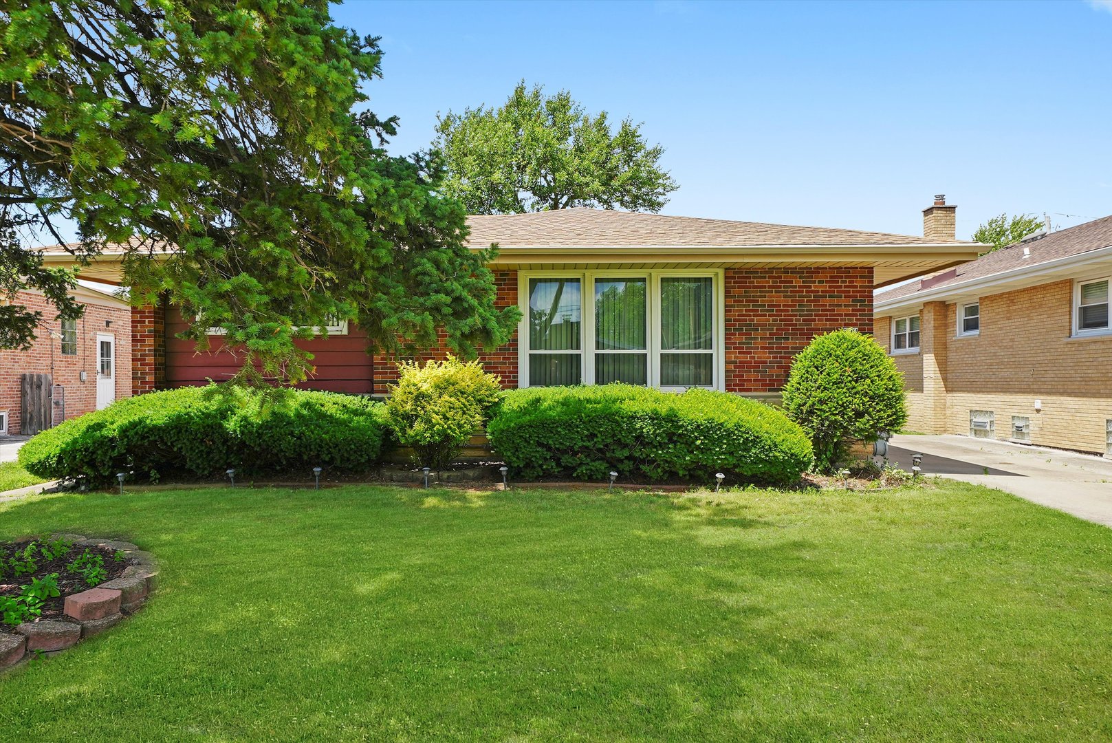 5504 Oakdale Drive
