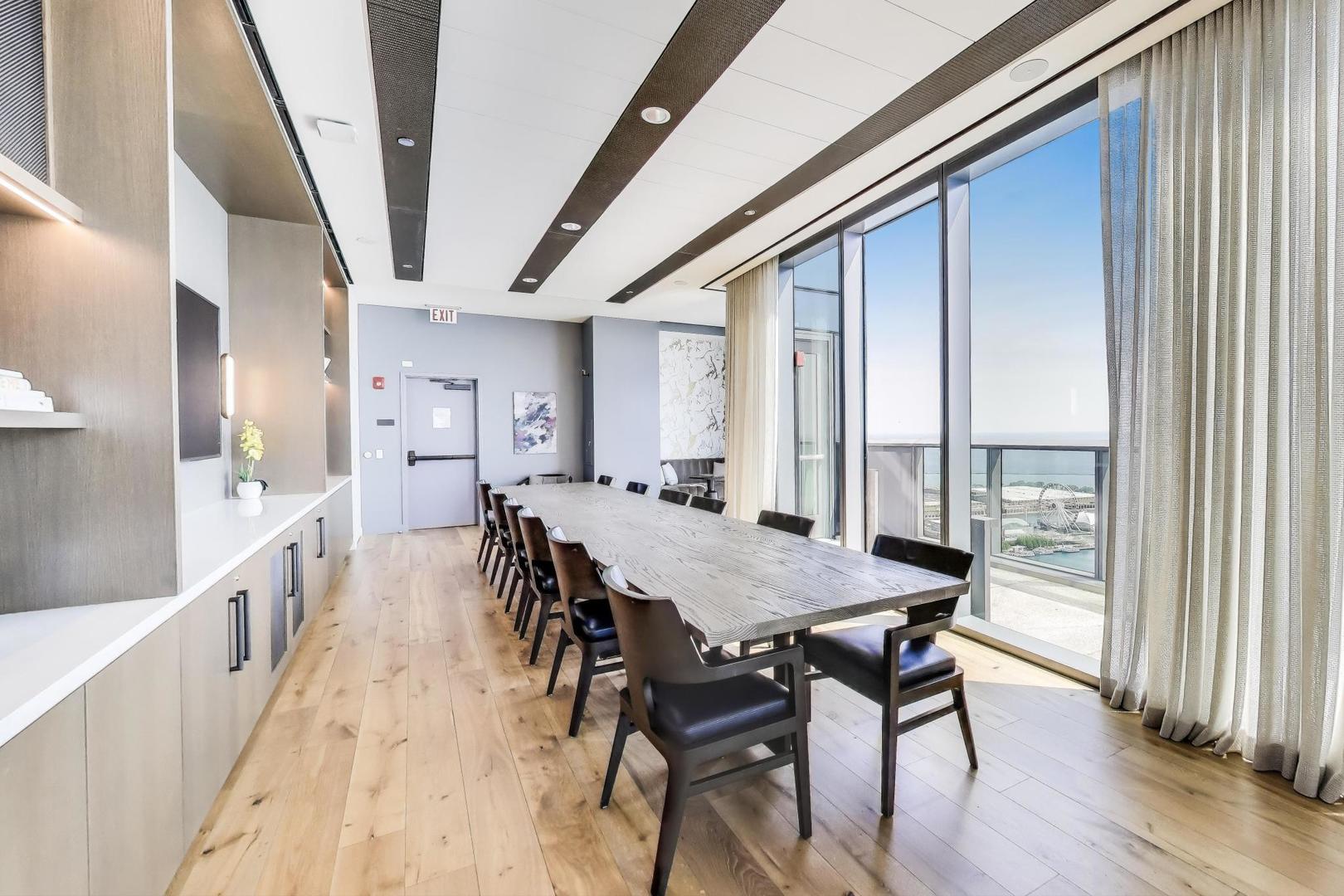 211 N Harbor Drive Unit: 1809