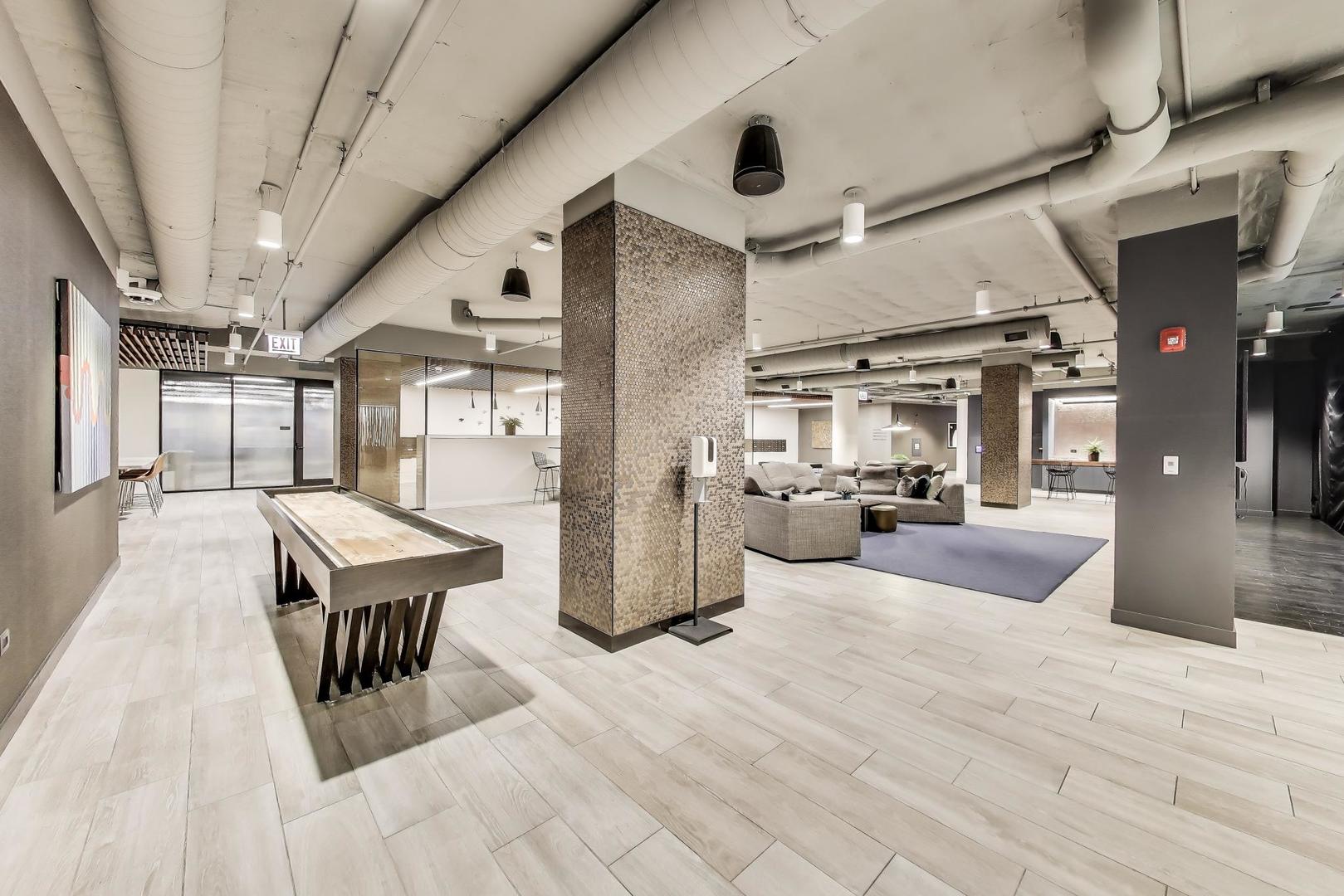 211 N Harbor Drive Unit: 1809