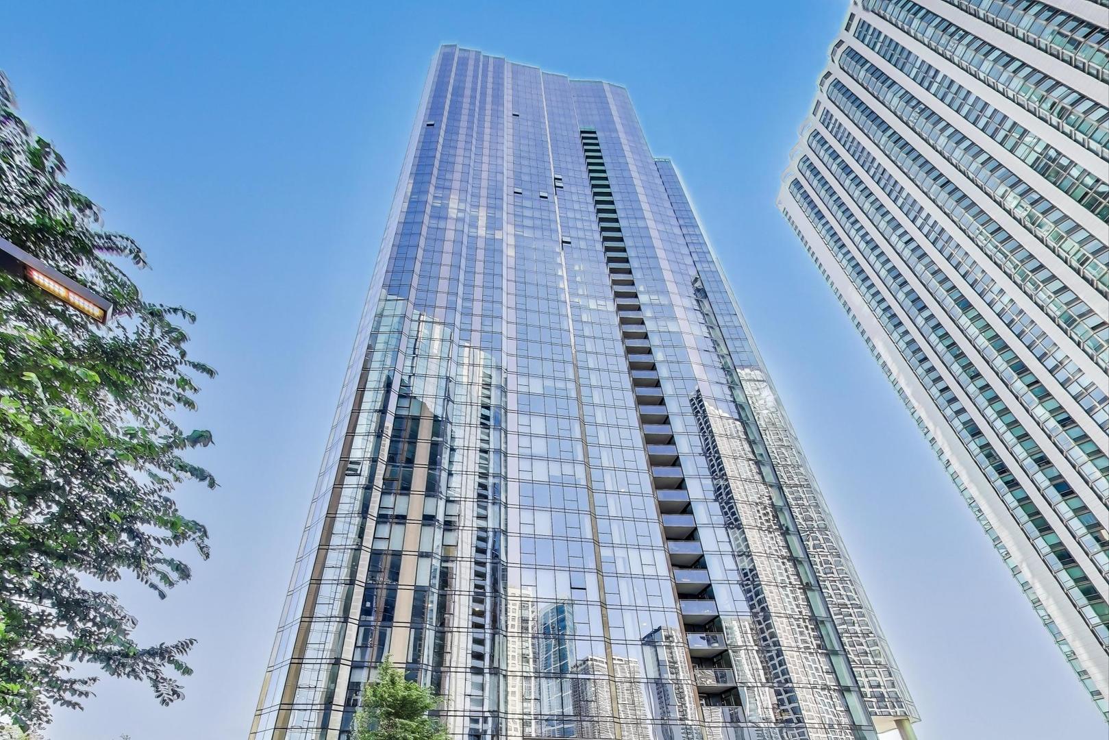 211 N Harbor Drive Unit: 1809