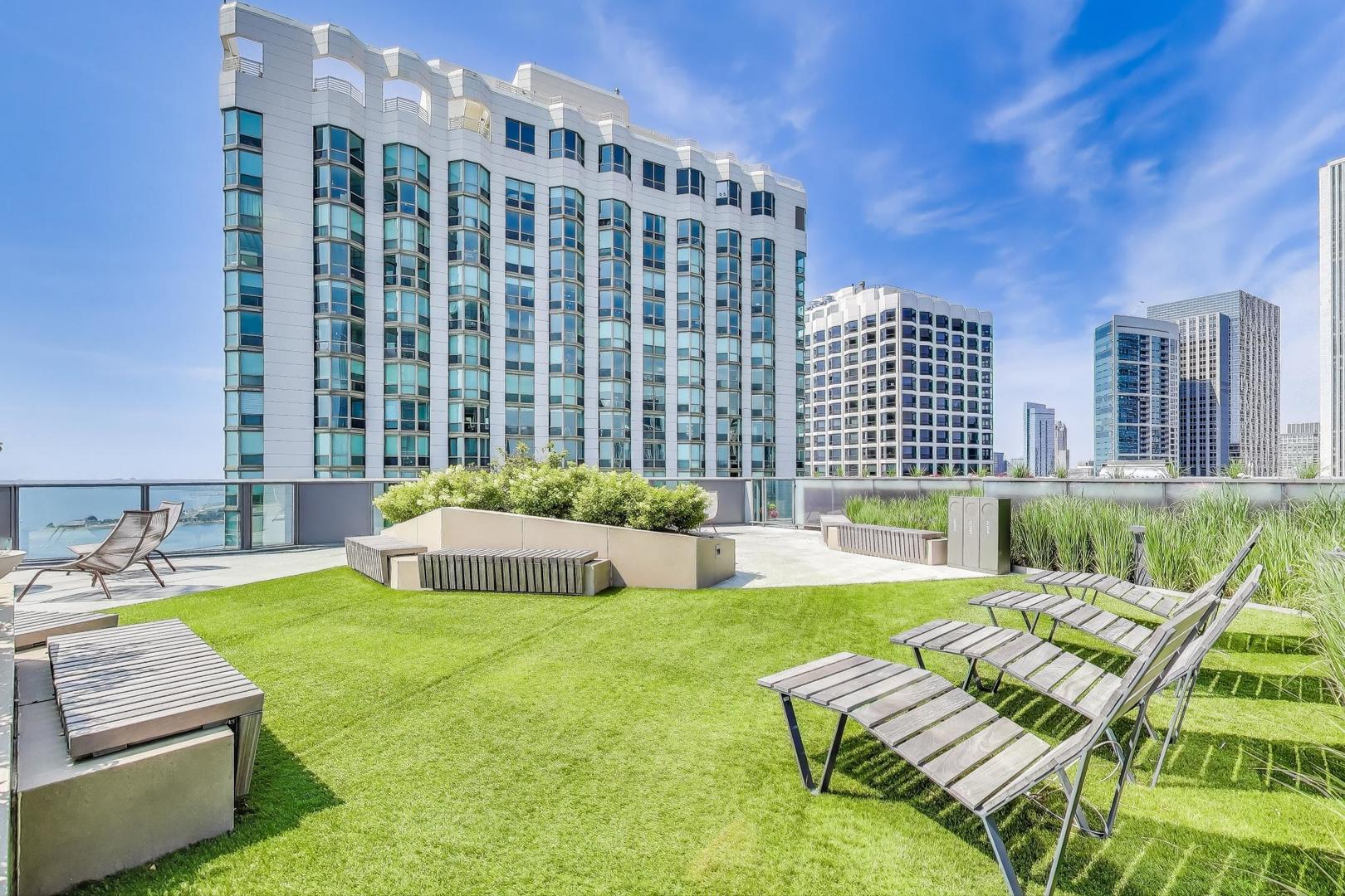 211 N Harbor Drive Unit: 1809
