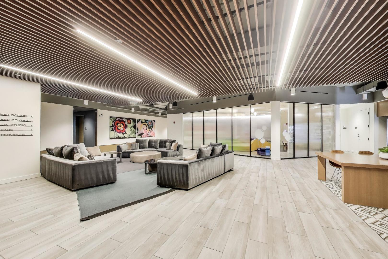 211 N Harbor Drive Unit: 1809