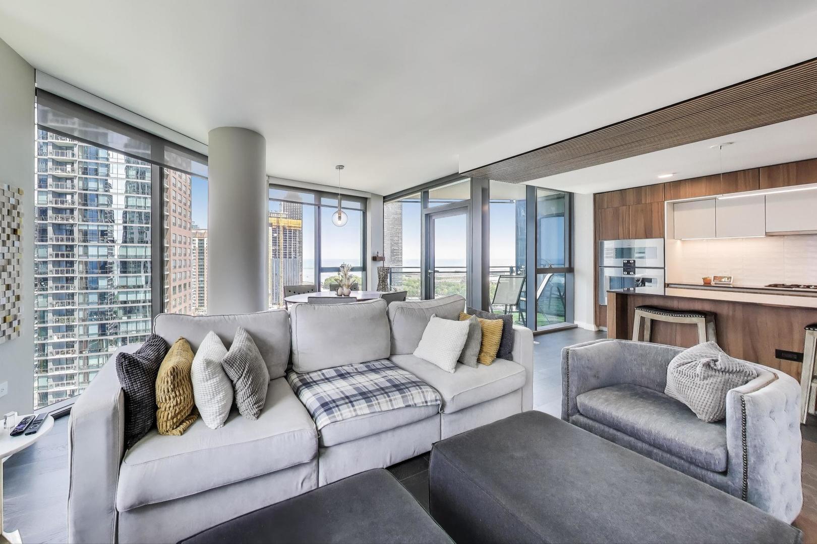 211 N Harbor Drive Unit: 1809