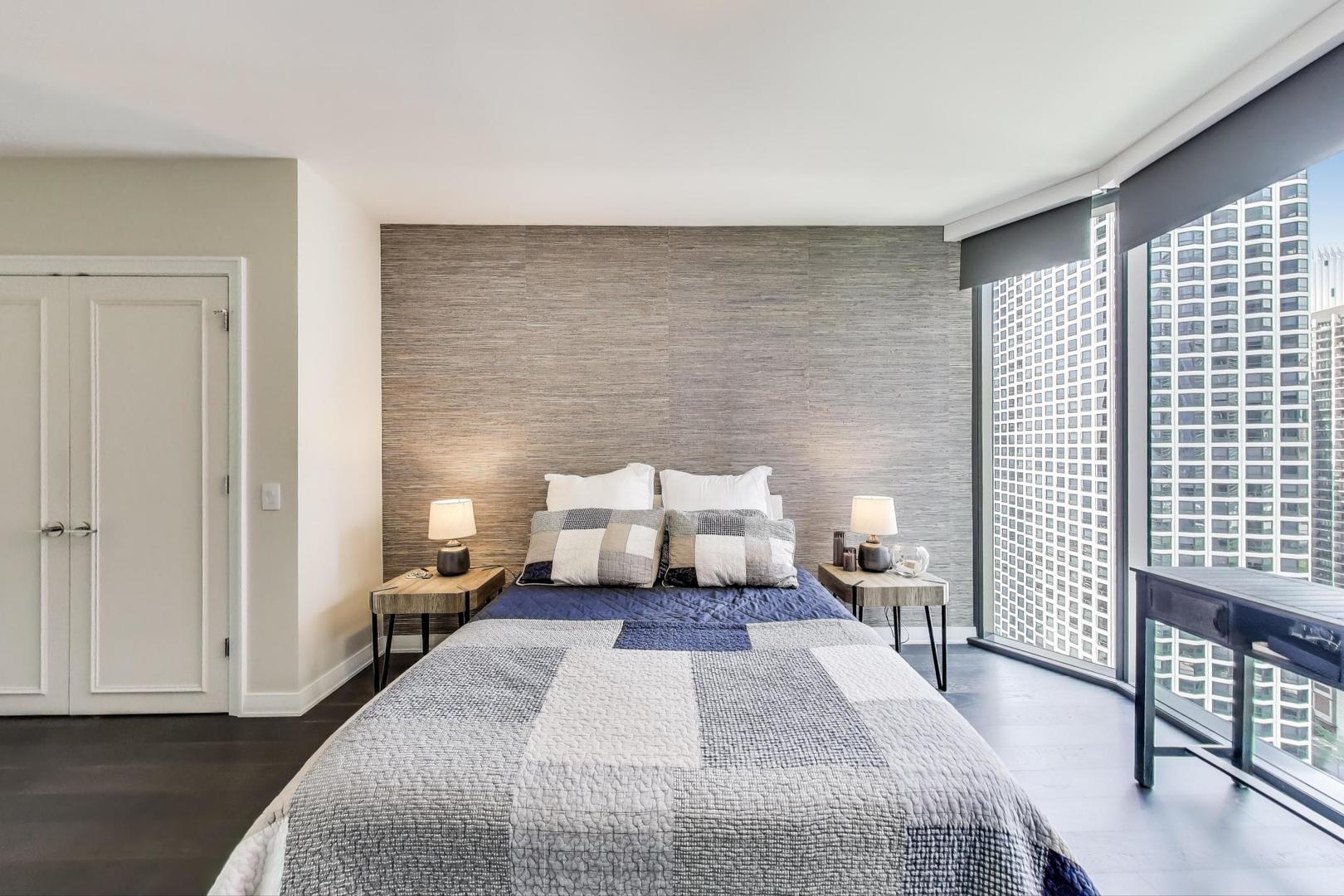 211 N Harbor Drive Unit: 1809