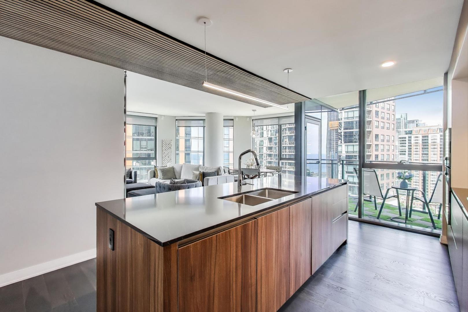 211 N Harbor Drive Unit: 1809