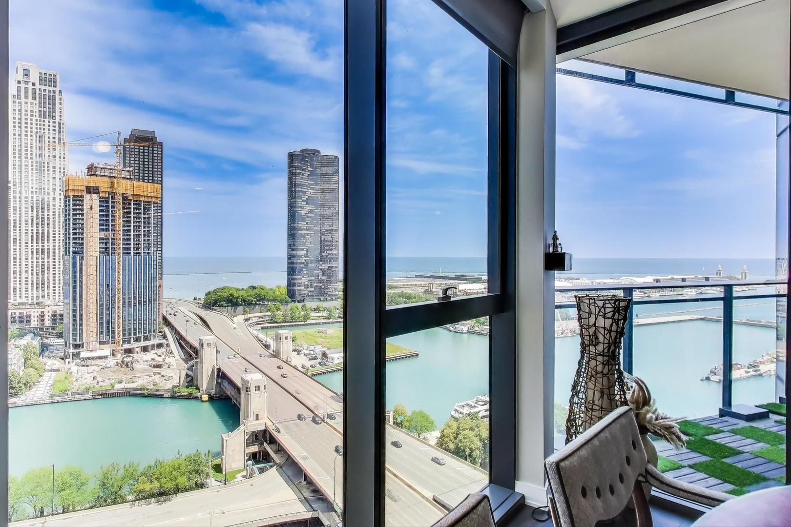 211 N Harbor Drive Unit: 1809