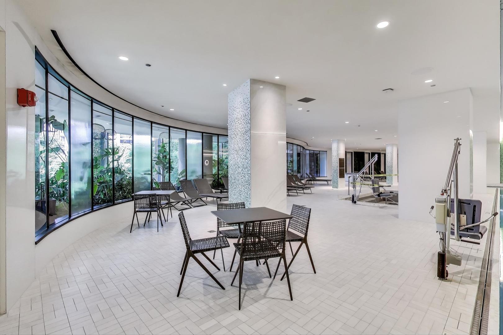 211 N Harbor Drive Unit: 1809