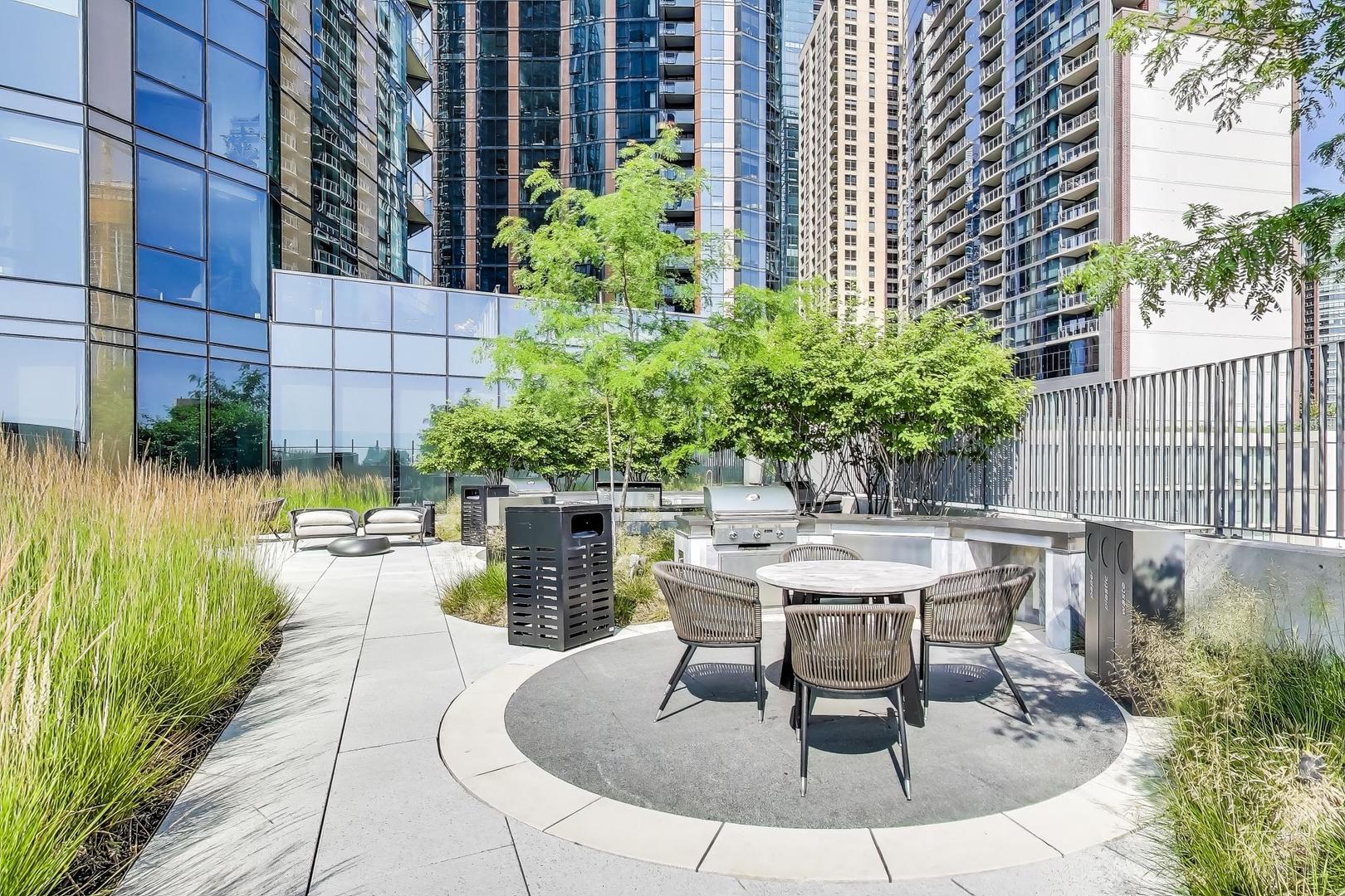 211 N Harbor Drive Unit: 1809