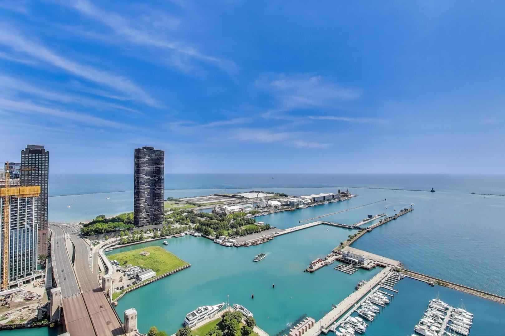 211 N Harbor Drive Unit: 1809