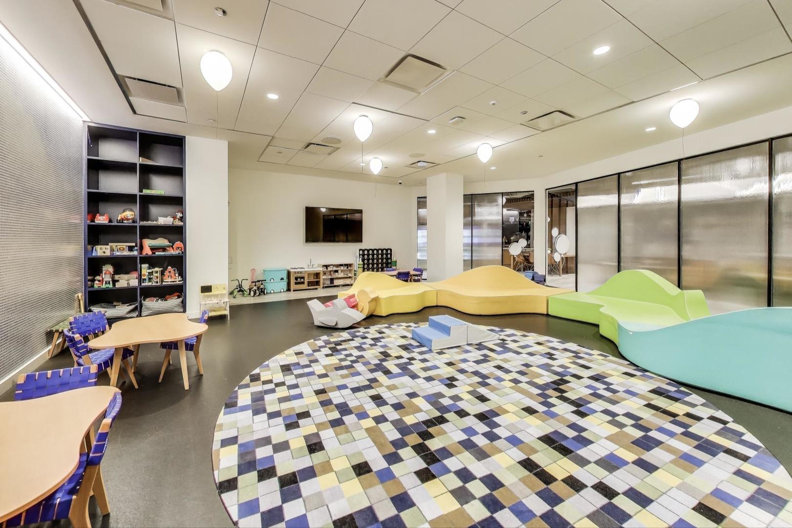 211 N Harbor Drive Unit: 1809