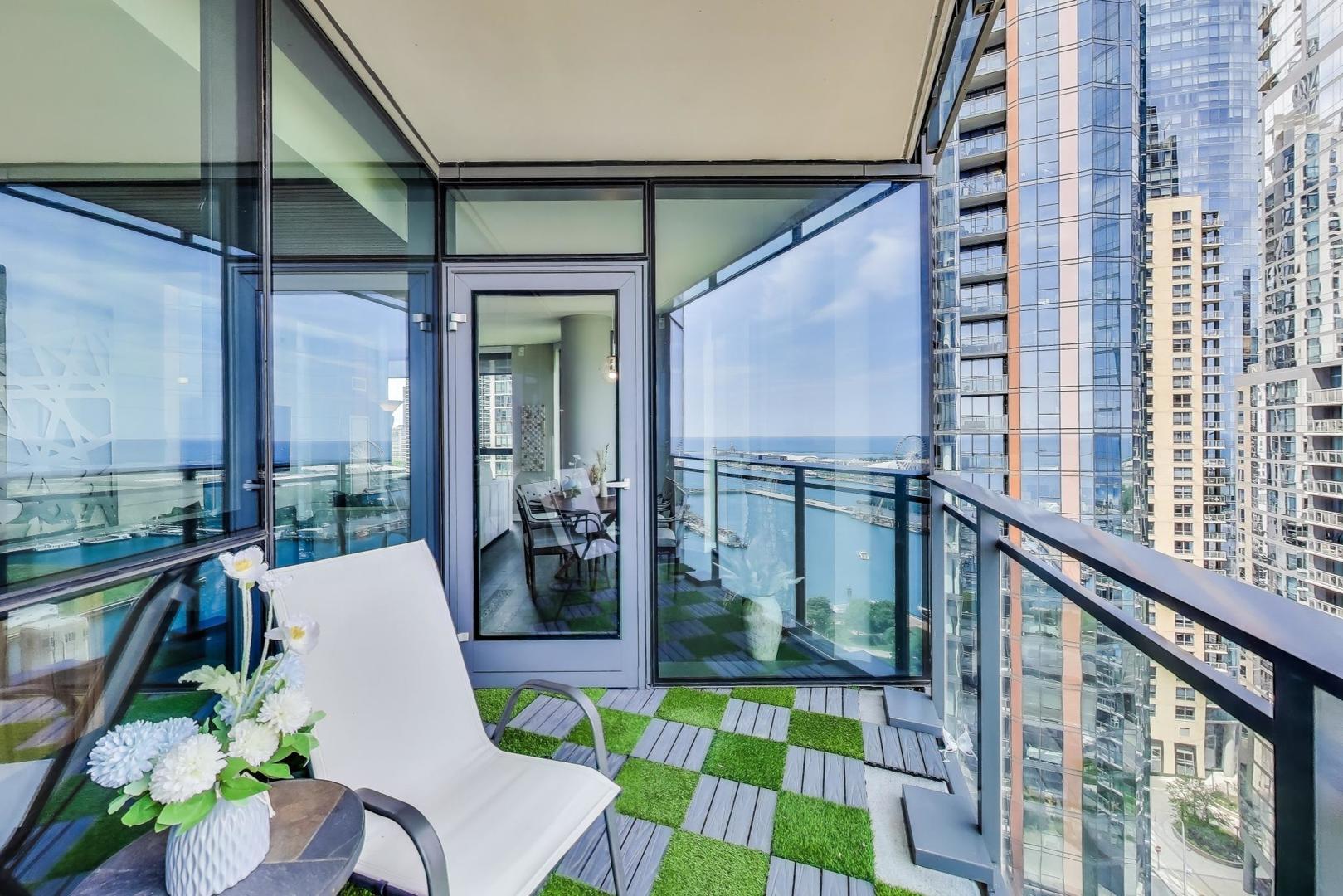 211 N Harbor Drive Unit: 1809