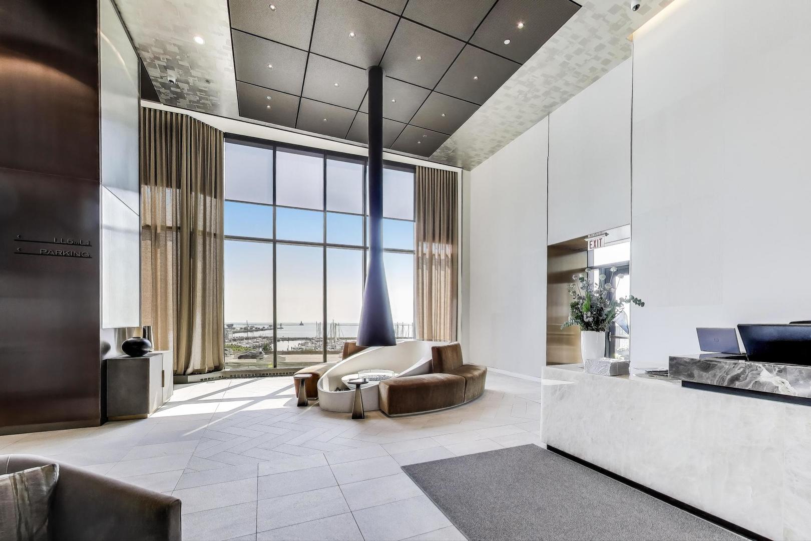 211 N Harbor Drive Unit: 1809