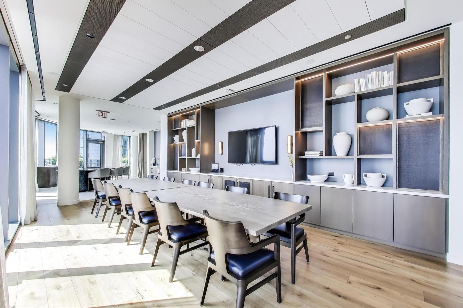 211 N Harbor Drive Unit: 1809
