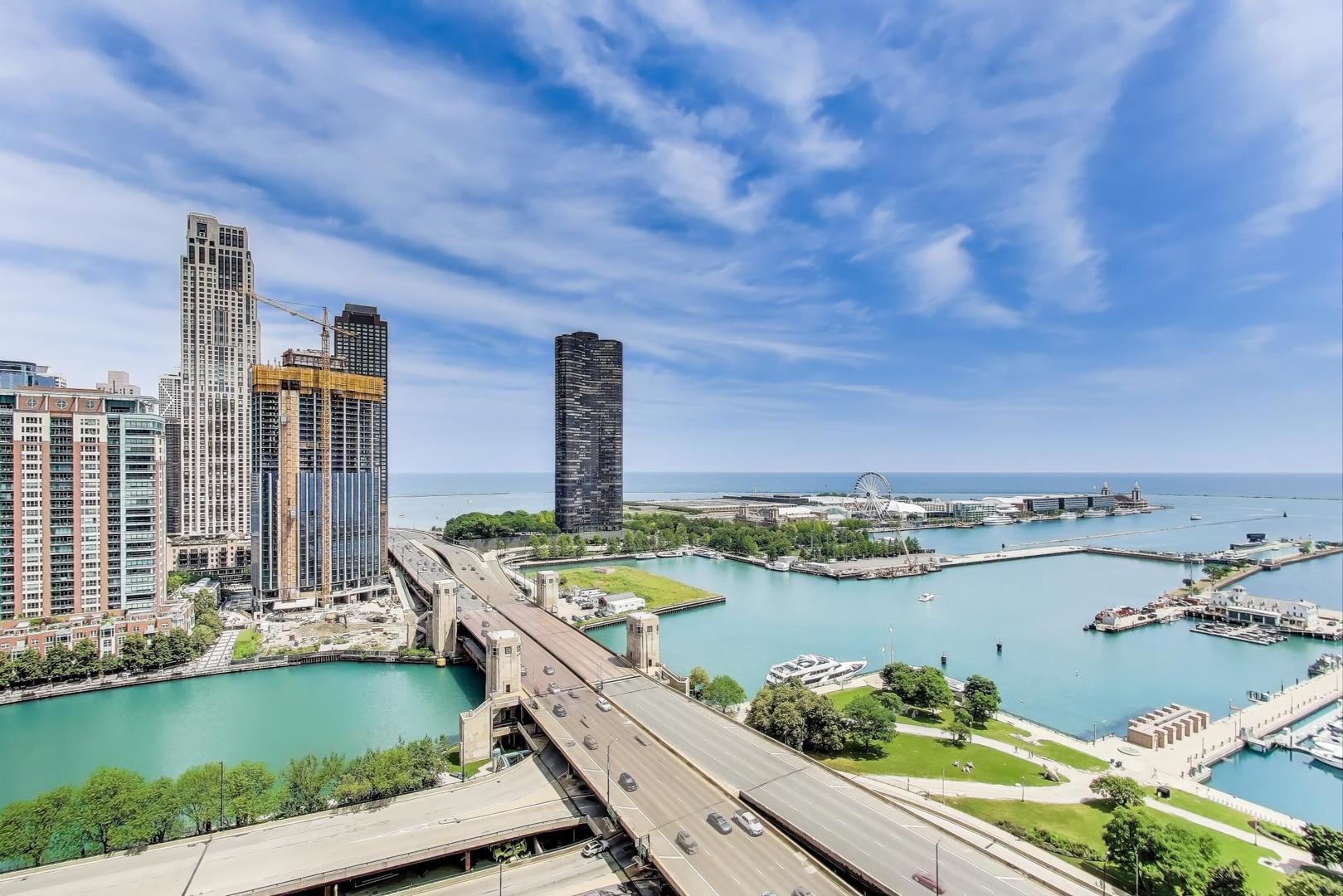 211 N Harbor Drive Unit: 1809
