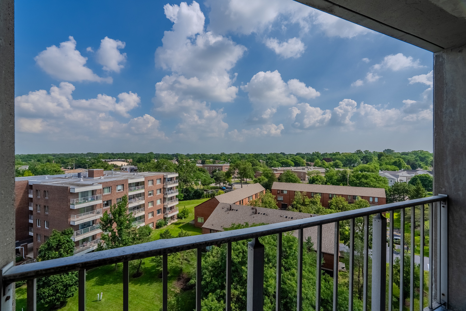 3925 TRIUMVERA Drive Unit: 9B