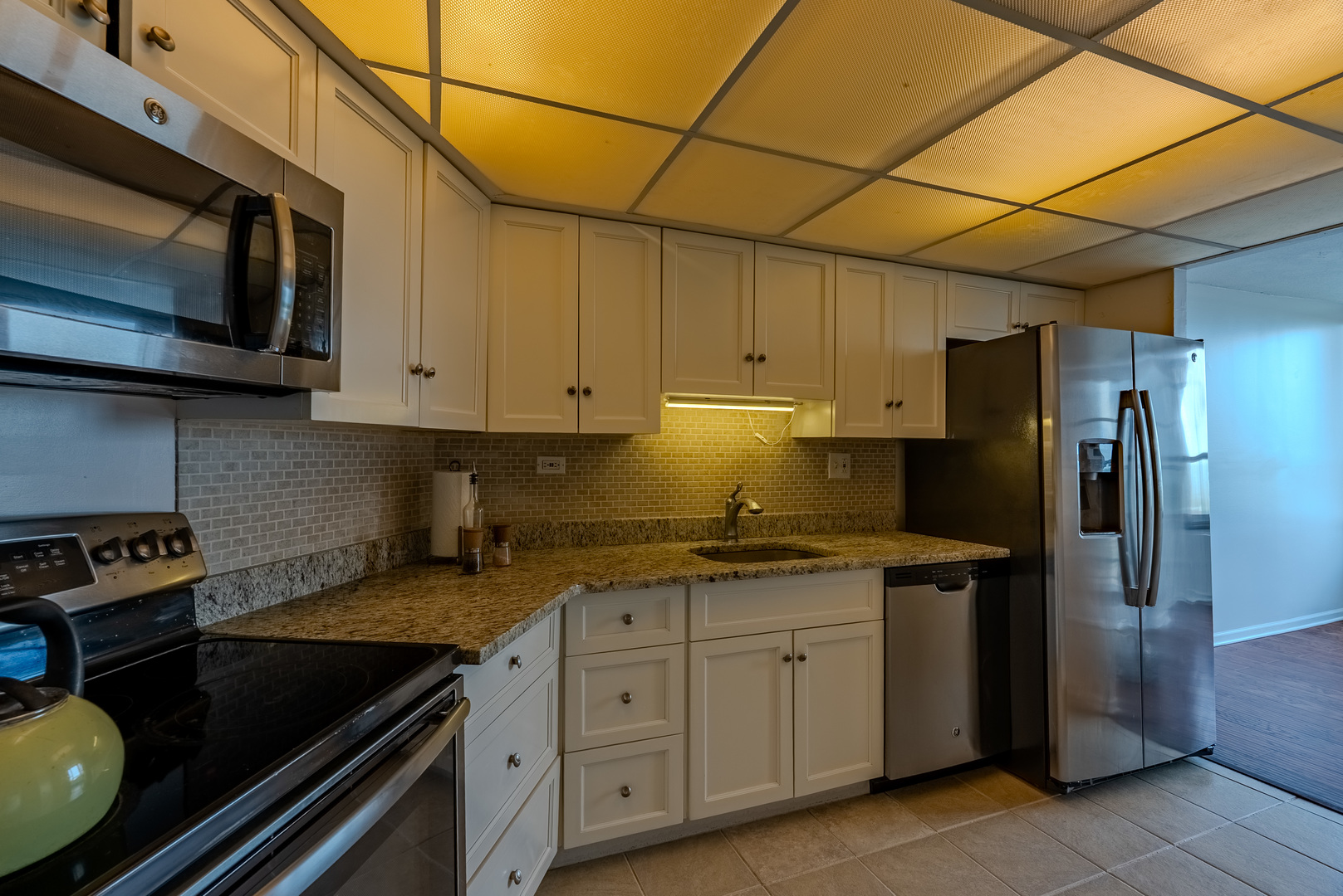 3925 TRIUMVERA Drive Unit: 9B