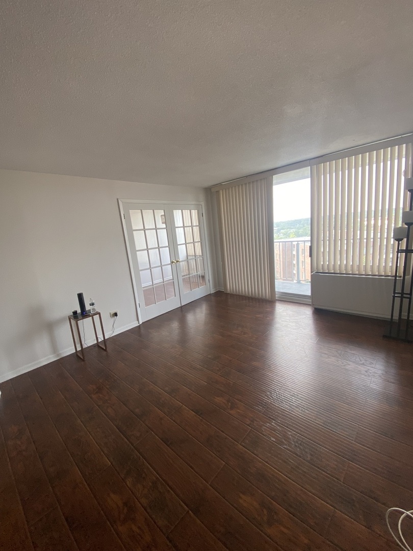 3925 TRIUMVERA Drive Unit: 9B