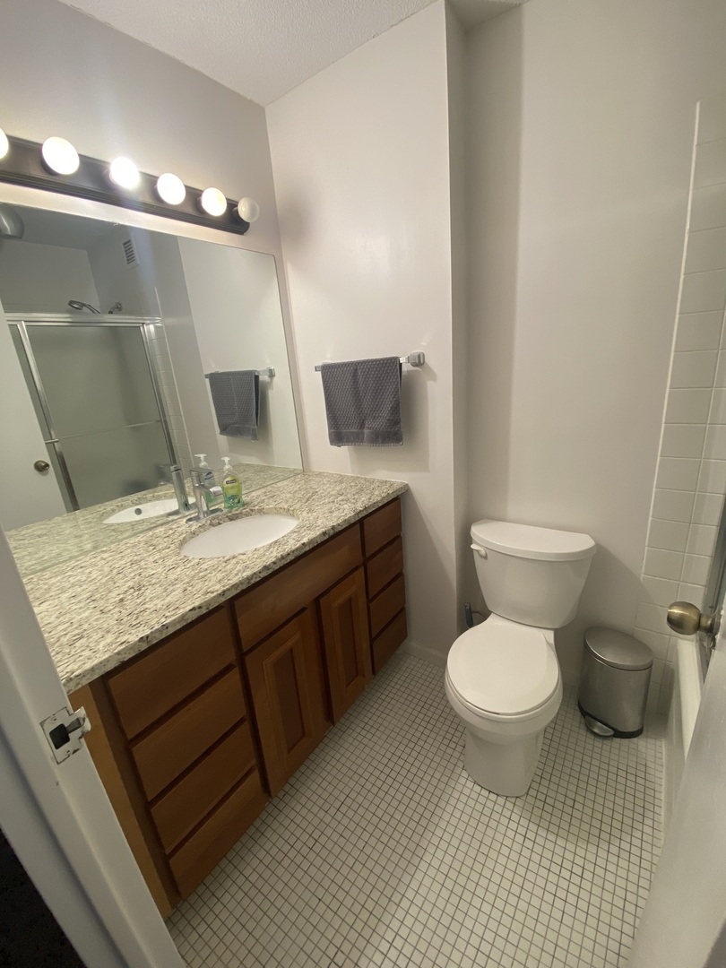 3925 TRIUMVERA Drive Unit: 9B