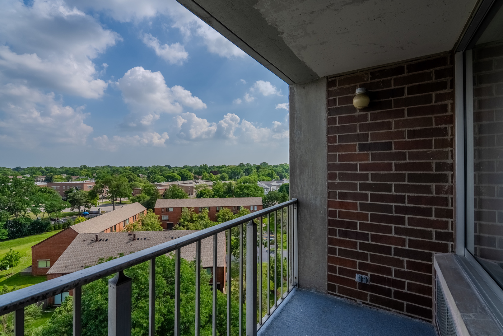 3925 TRIUMVERA Drive Unit: 9B