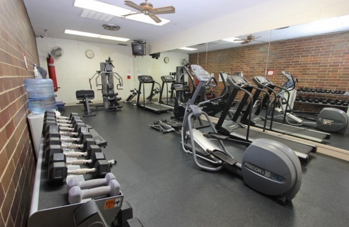 3925 TRIUMVERA Drive Unit: 9B