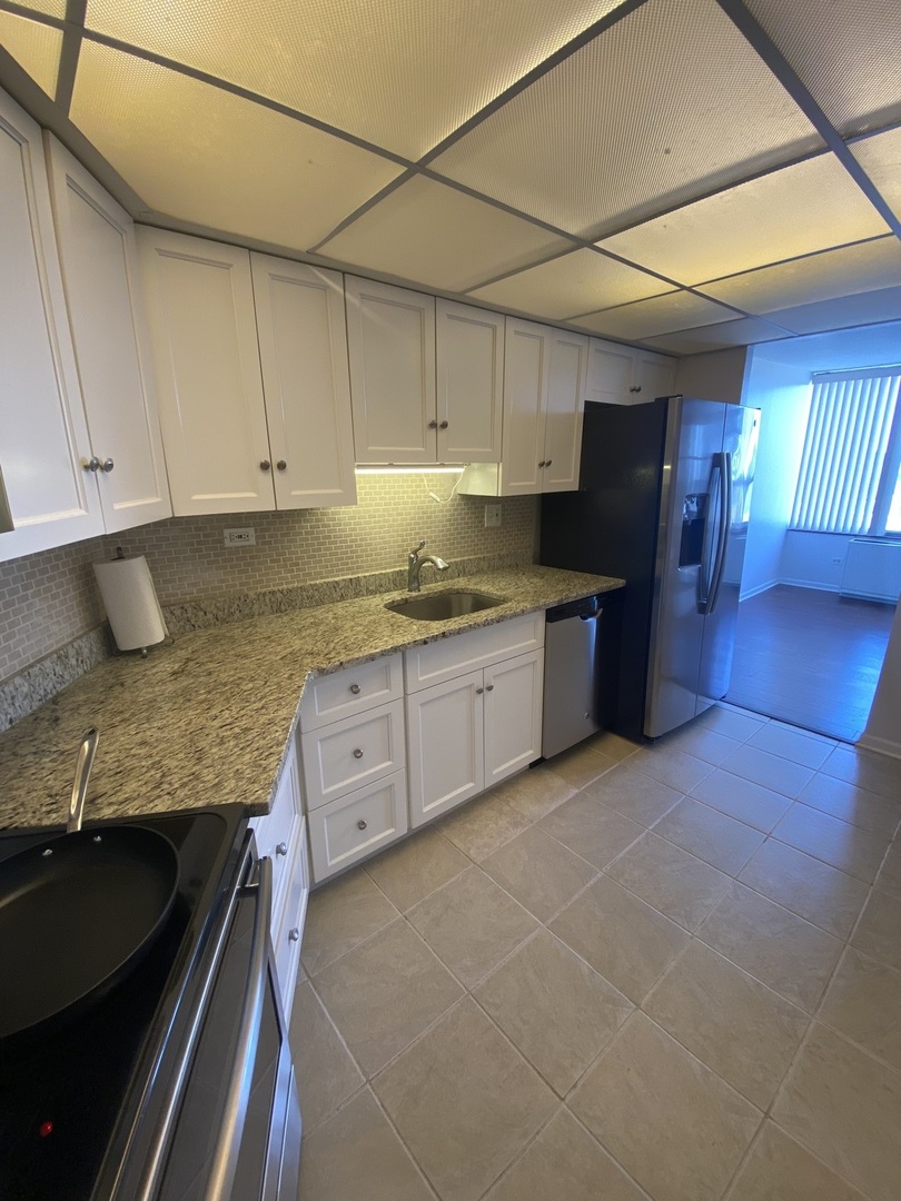 3925 TRIUMVERA Drive Unit: 9B