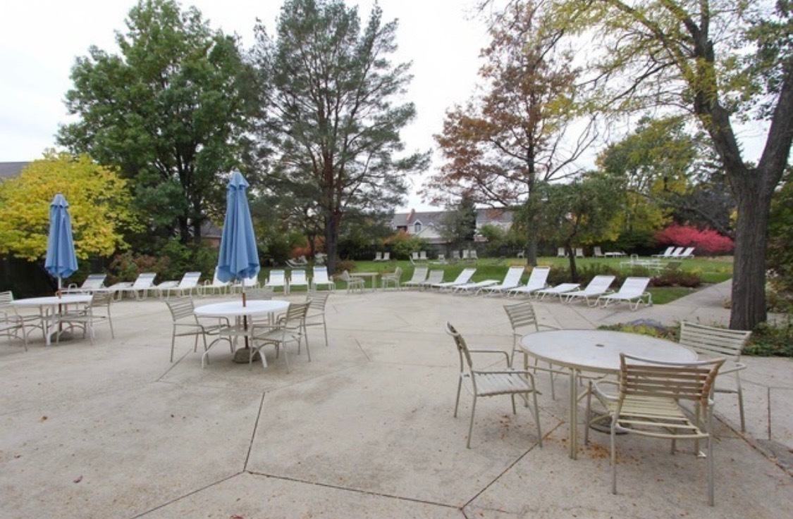 3925 TRIUMVERA Drive Unit: 9B
