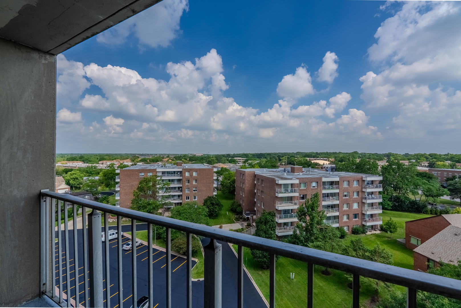 3925 TRIUMVERA Drive Unit: 9B