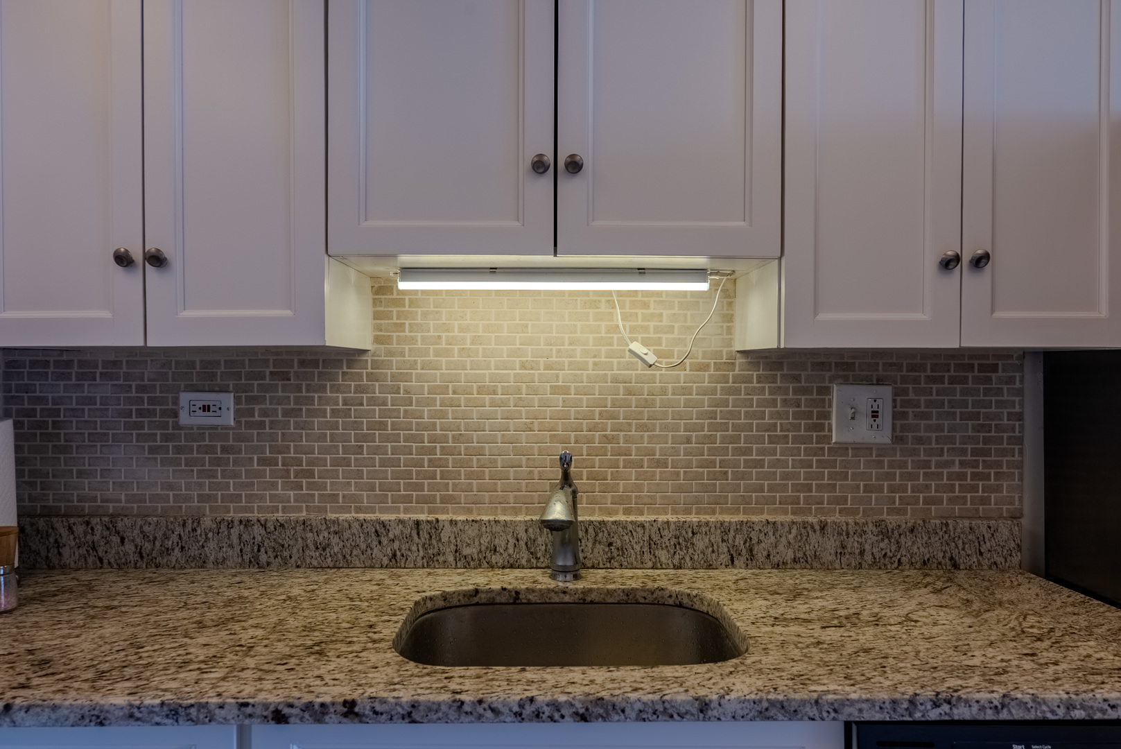 3925 TRIUMVERA Drive Unit: 9B
