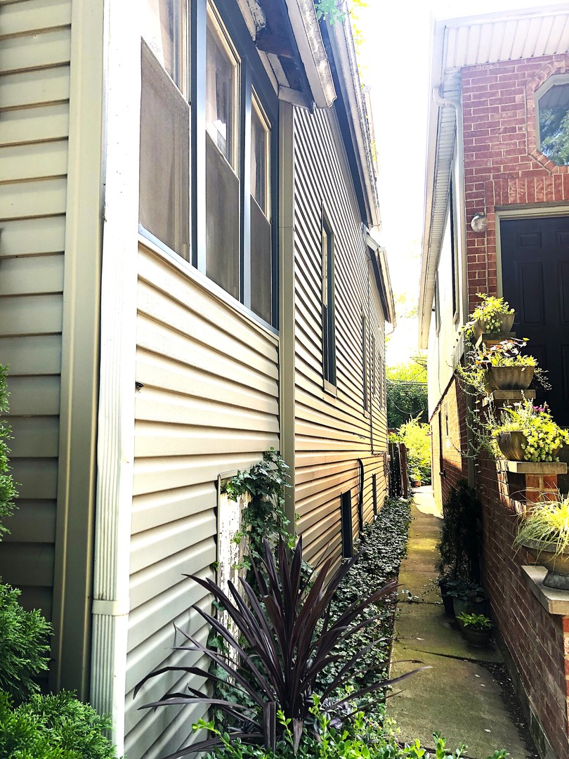 4134 N Kolmar Avenue