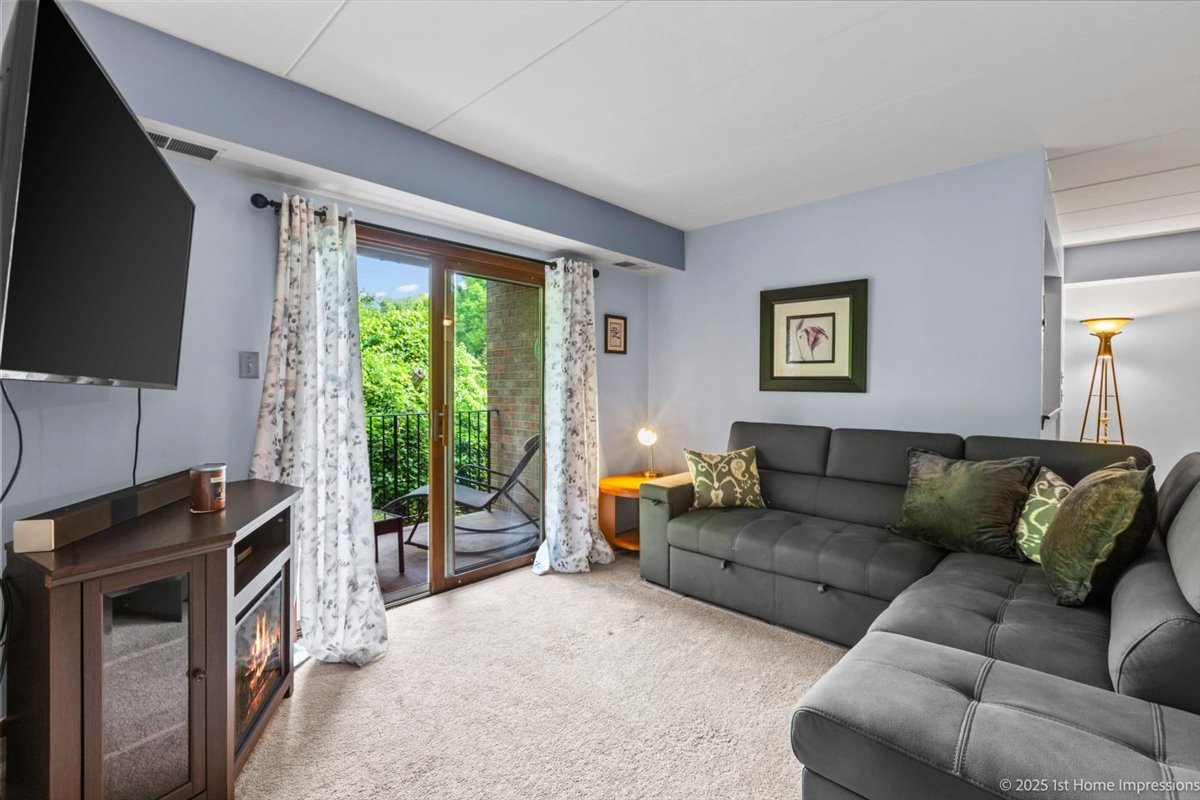 10278 Southwest Highway Unit: 2C