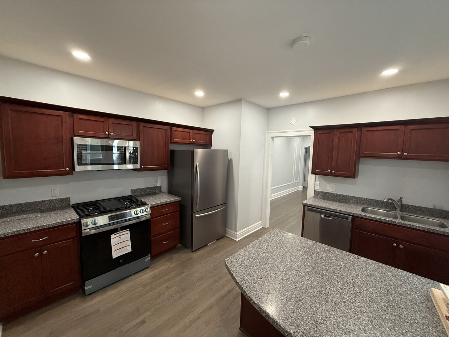 2827 W Lunt Avenue Unit: 1