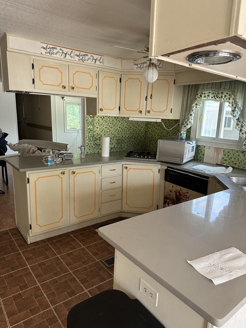 101 Candlegate Circle