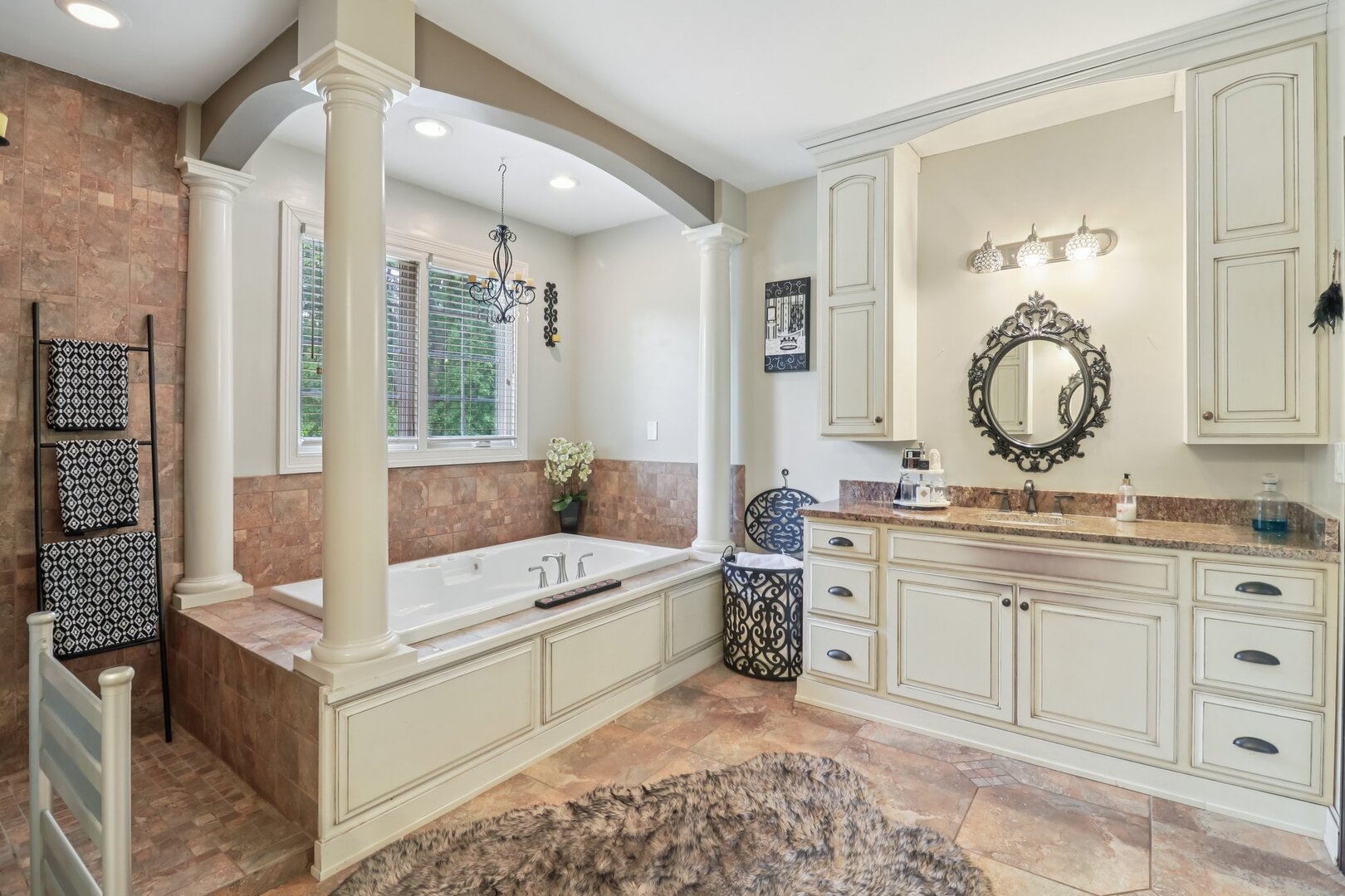 11942 S Oak Park Avenue