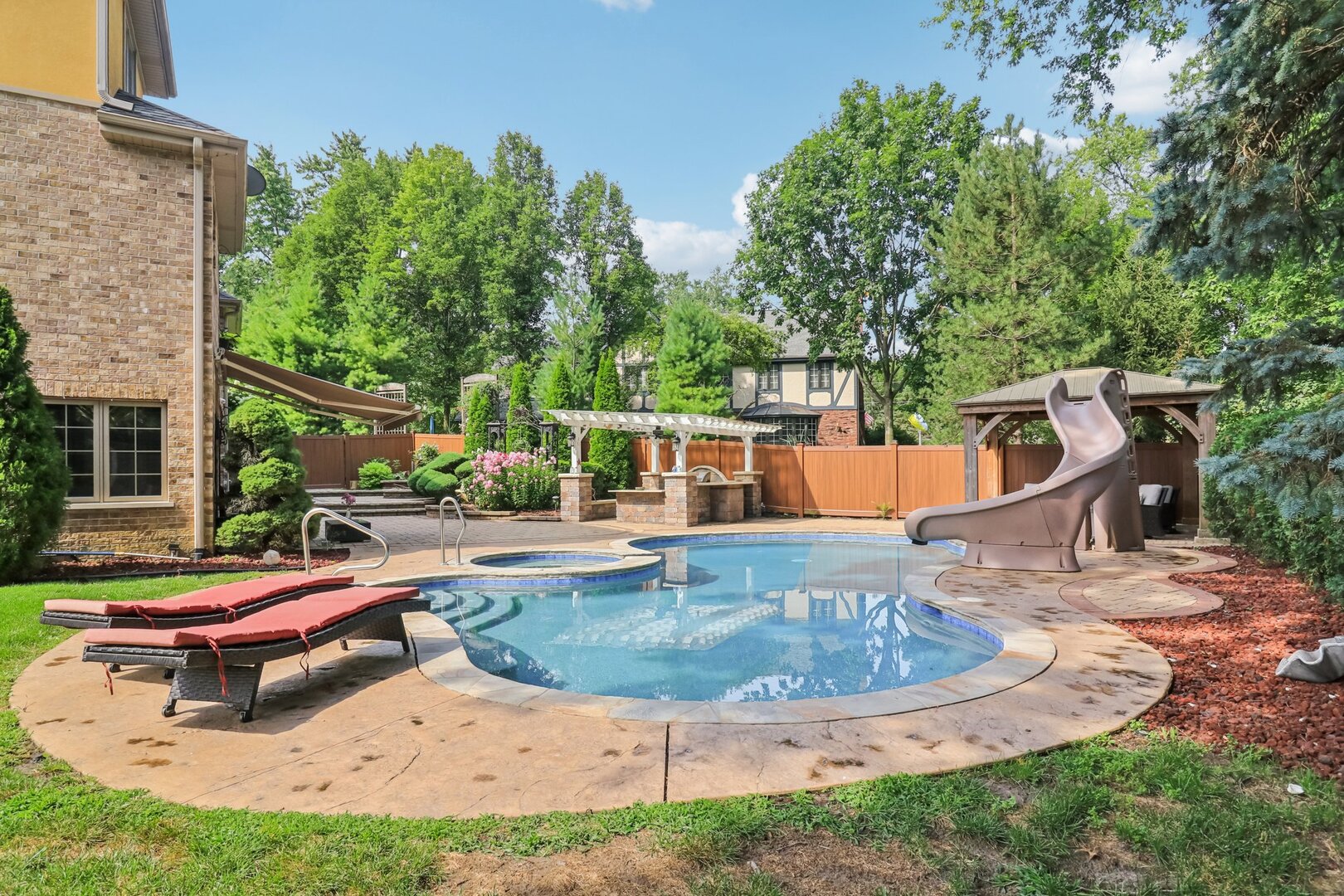 11942 S Oak Park Avenue