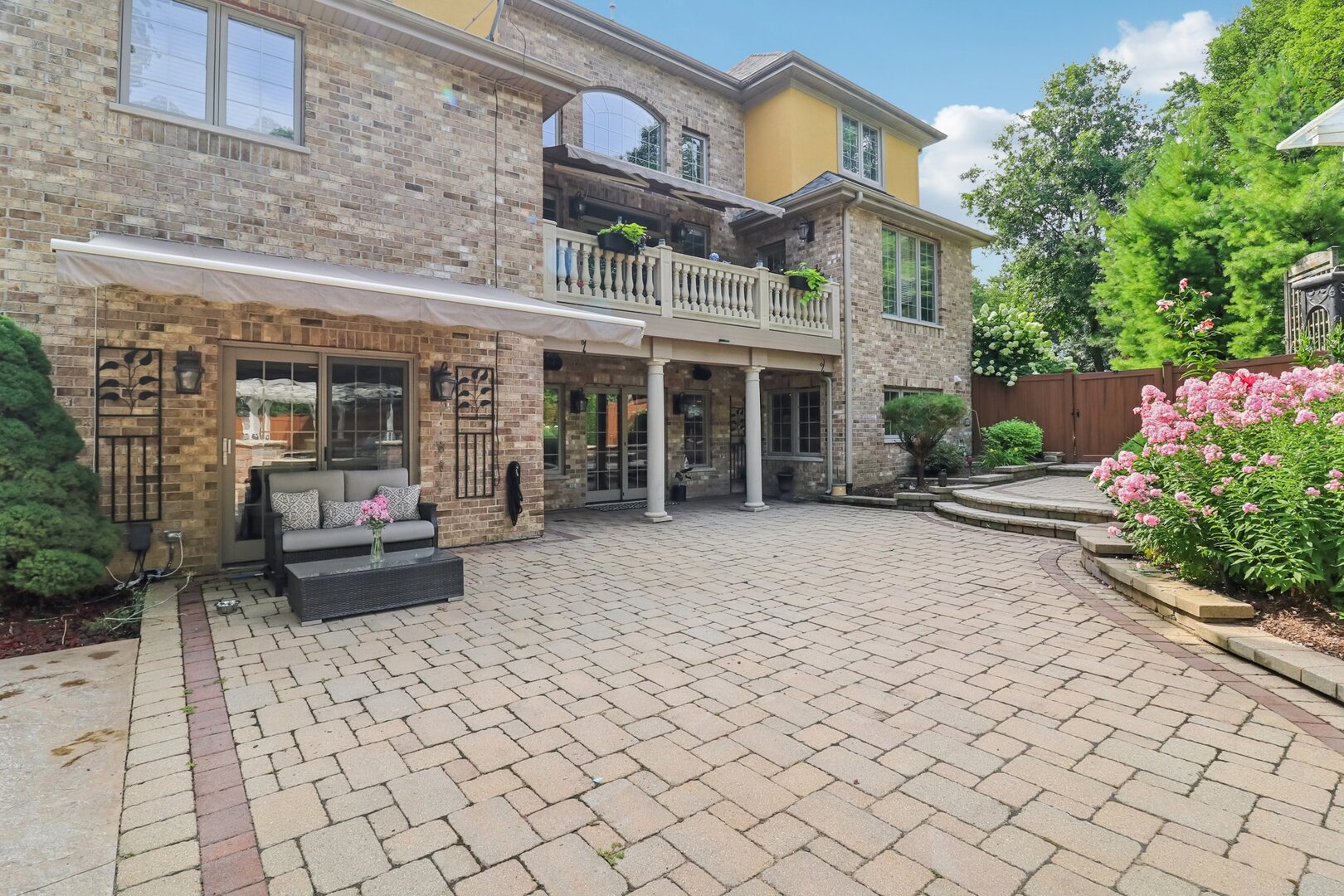 11942 S Oak Park Avenue