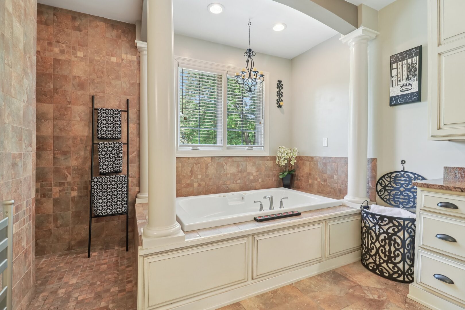 11942 S Oak Park Avenue