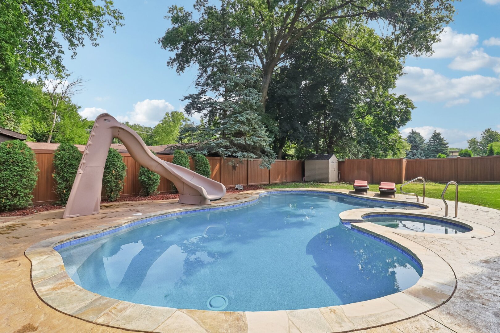 11942 S Oak Park Avenue