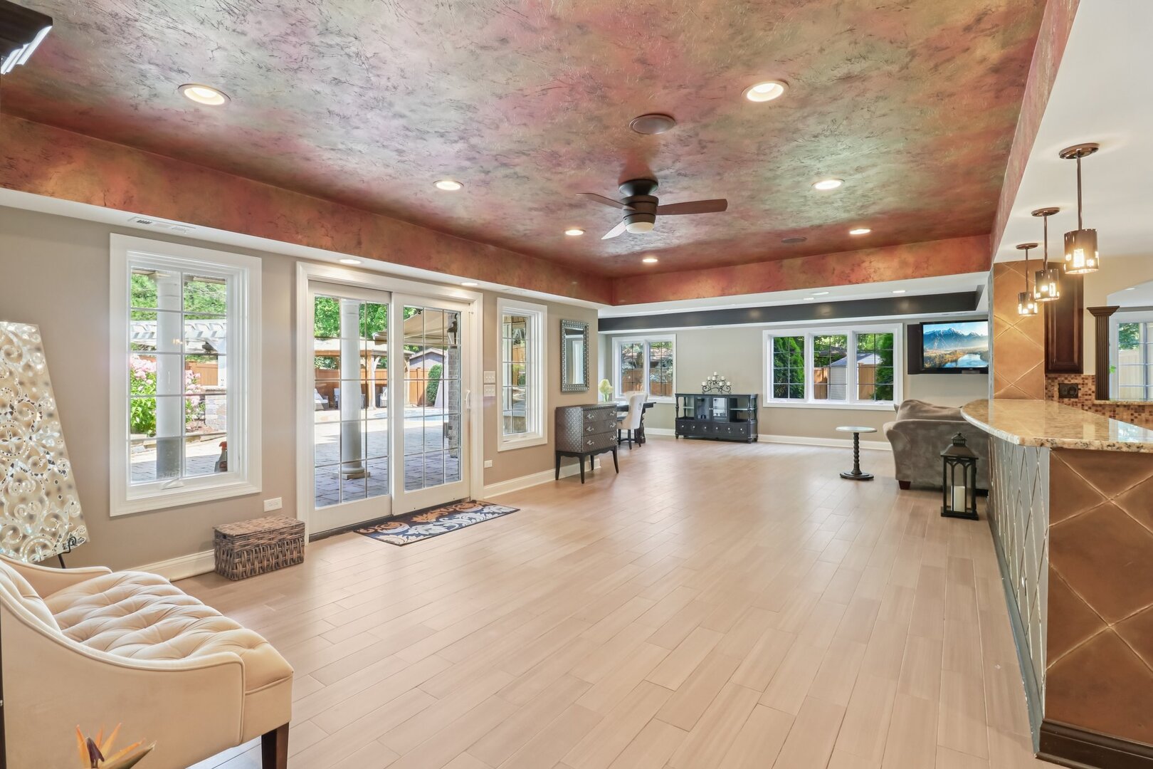 11942 S Oak Park Avenue