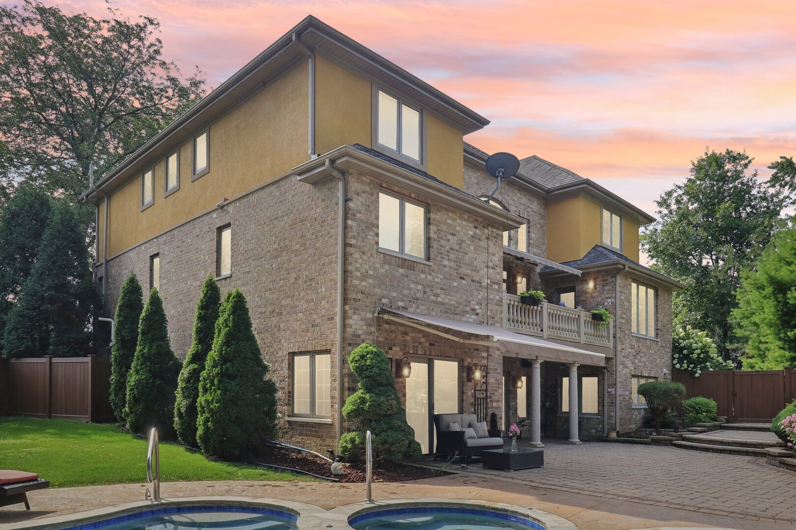 11942 S Oak Park Avenue