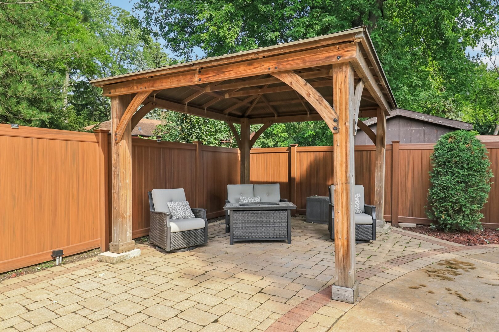 11942 S Oak Park Avenue