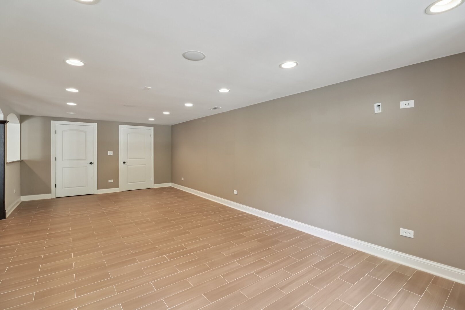 11942 S Oak Park Avenue