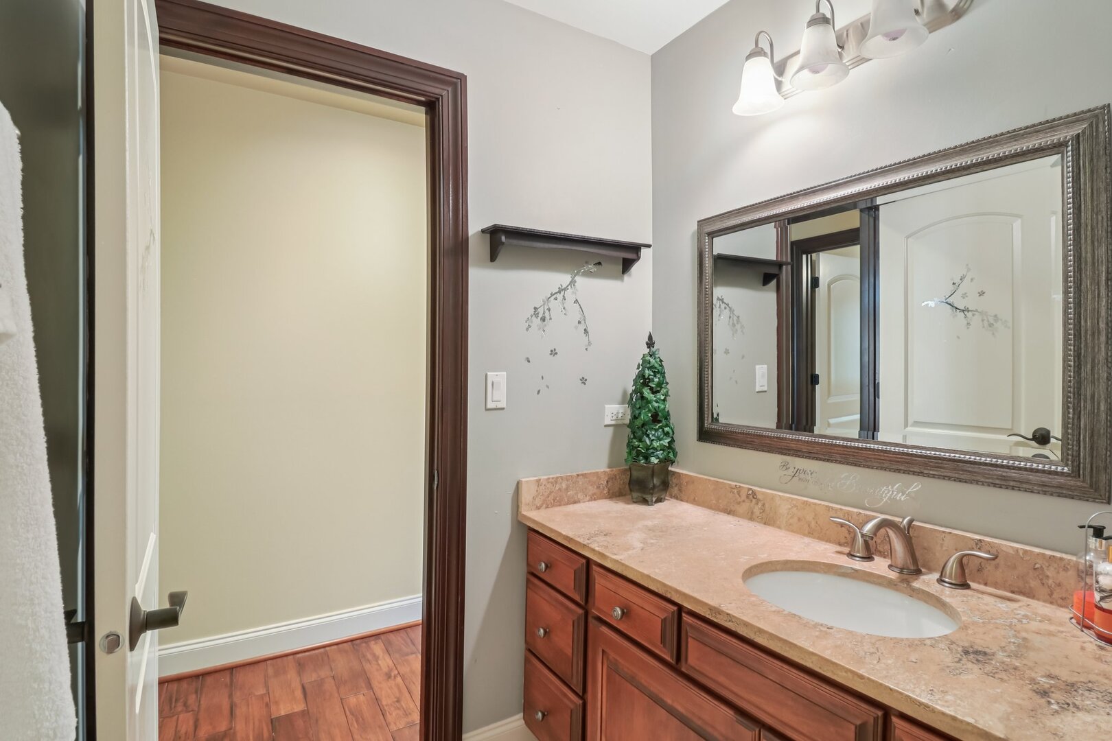 11942 S Oak Park Avenue