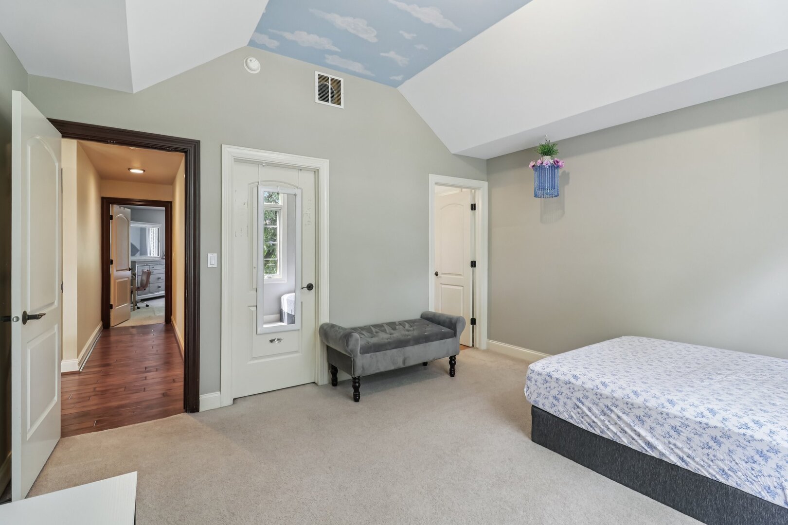 11942 S Oak Park Avenue