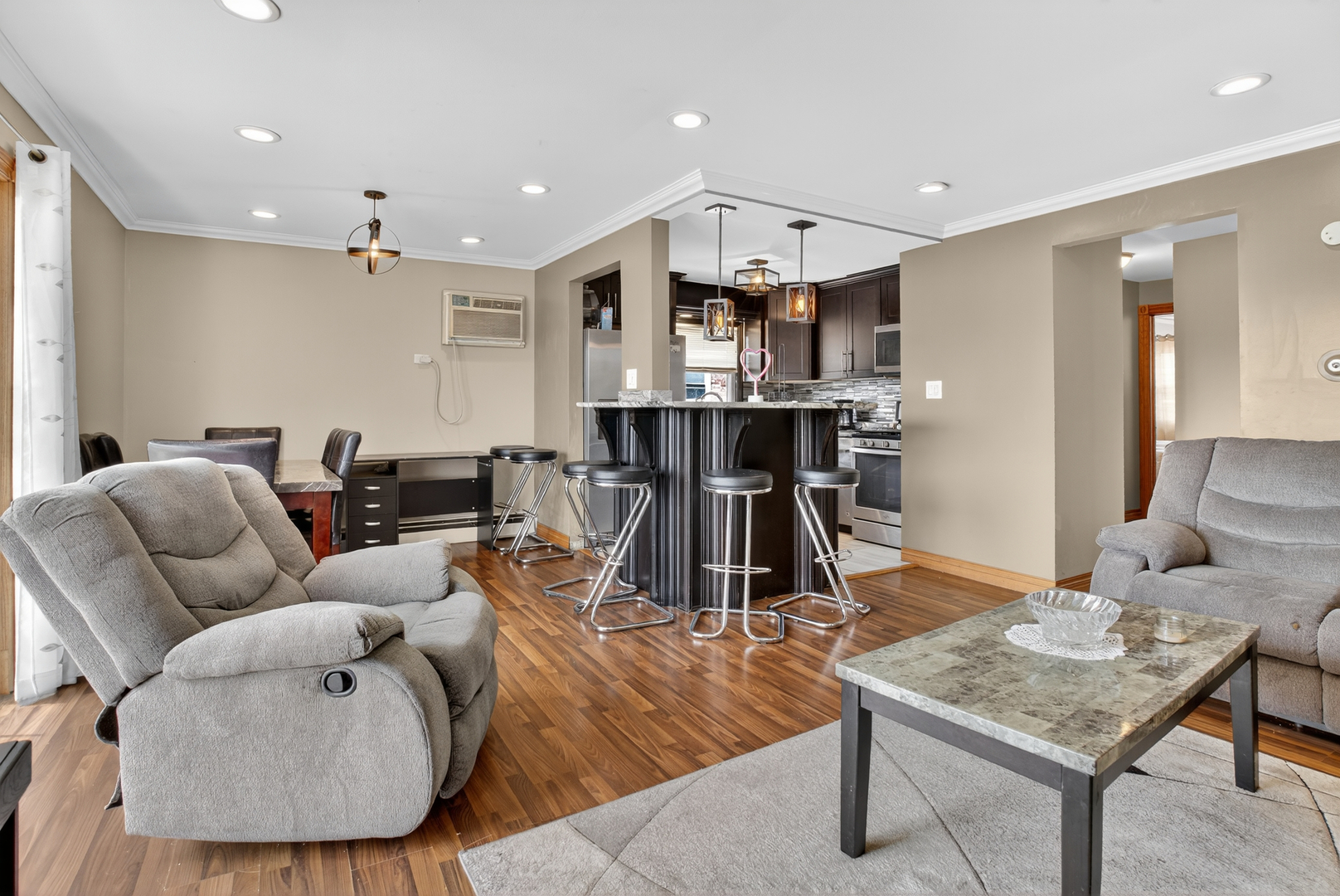 7048 Oconnell Drive Unit: 3W