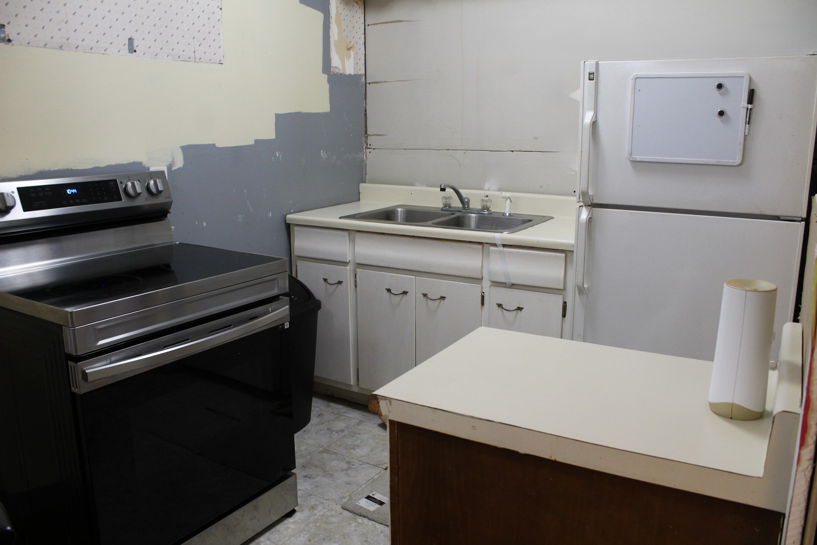 605 N wolf Road Unit: C12