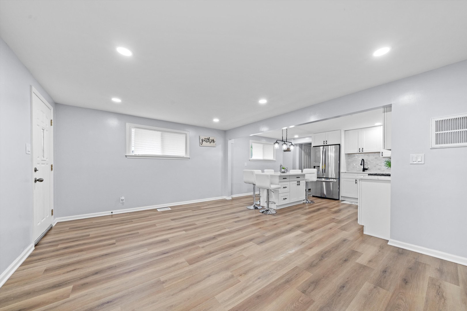 4608 W 90th Place