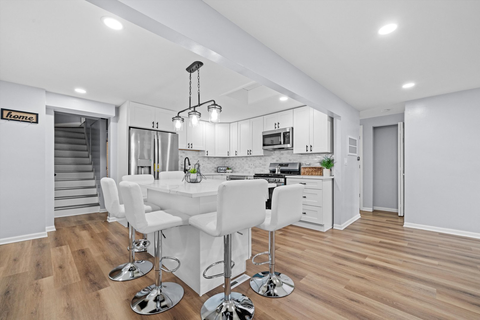 4608 W 90th Place