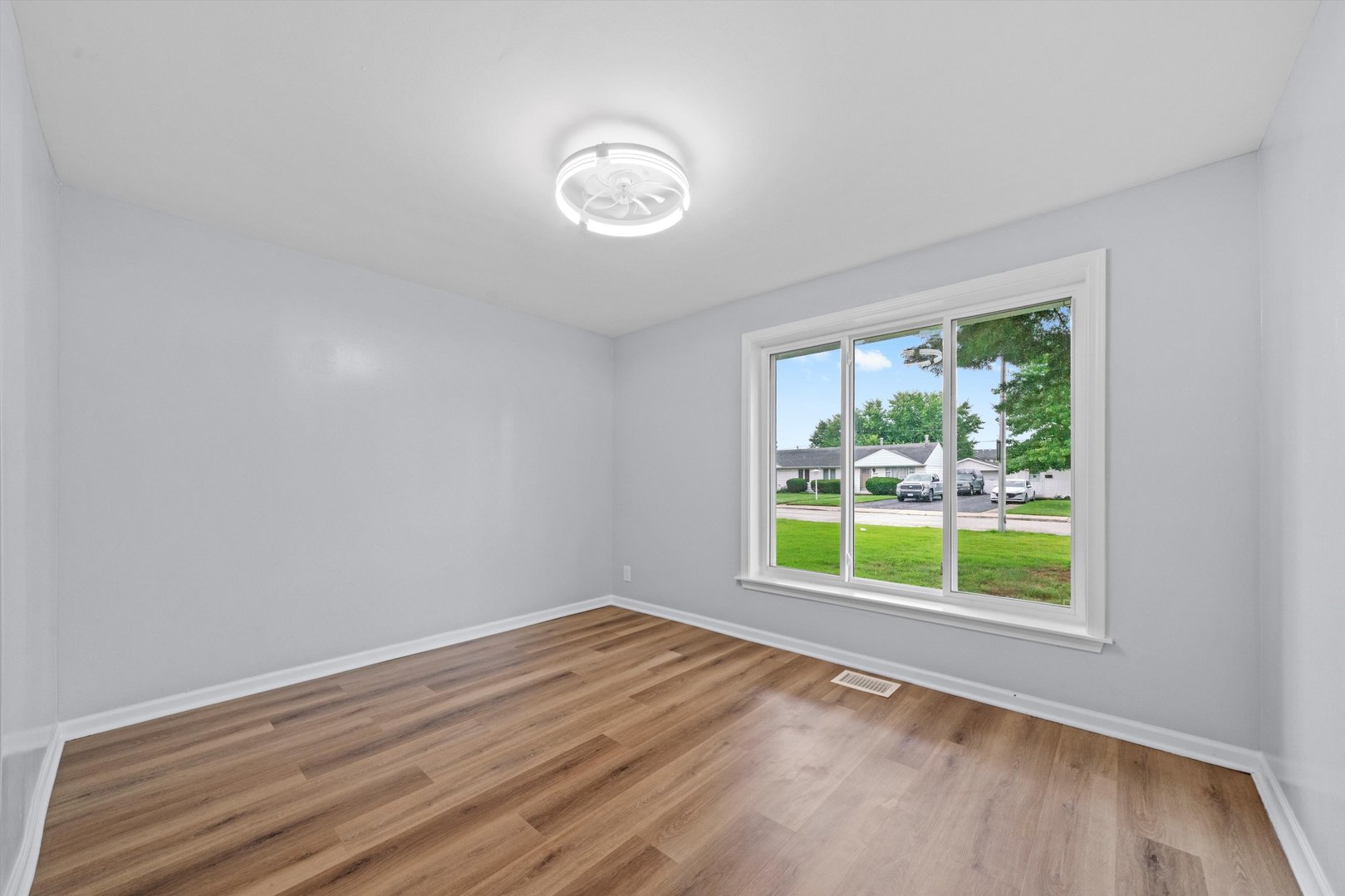 4608 W 90th Place